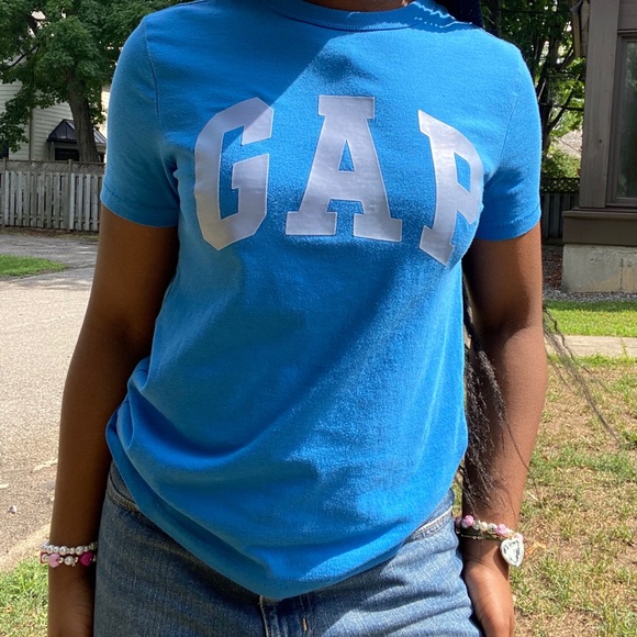 Blue Gap baby tee/graphic tee - Picture 4 of 5